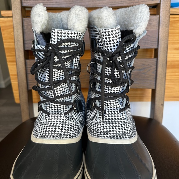 Sorel Houndstooth Joan Of Arctic Boot 8 - Picture 2 of 10